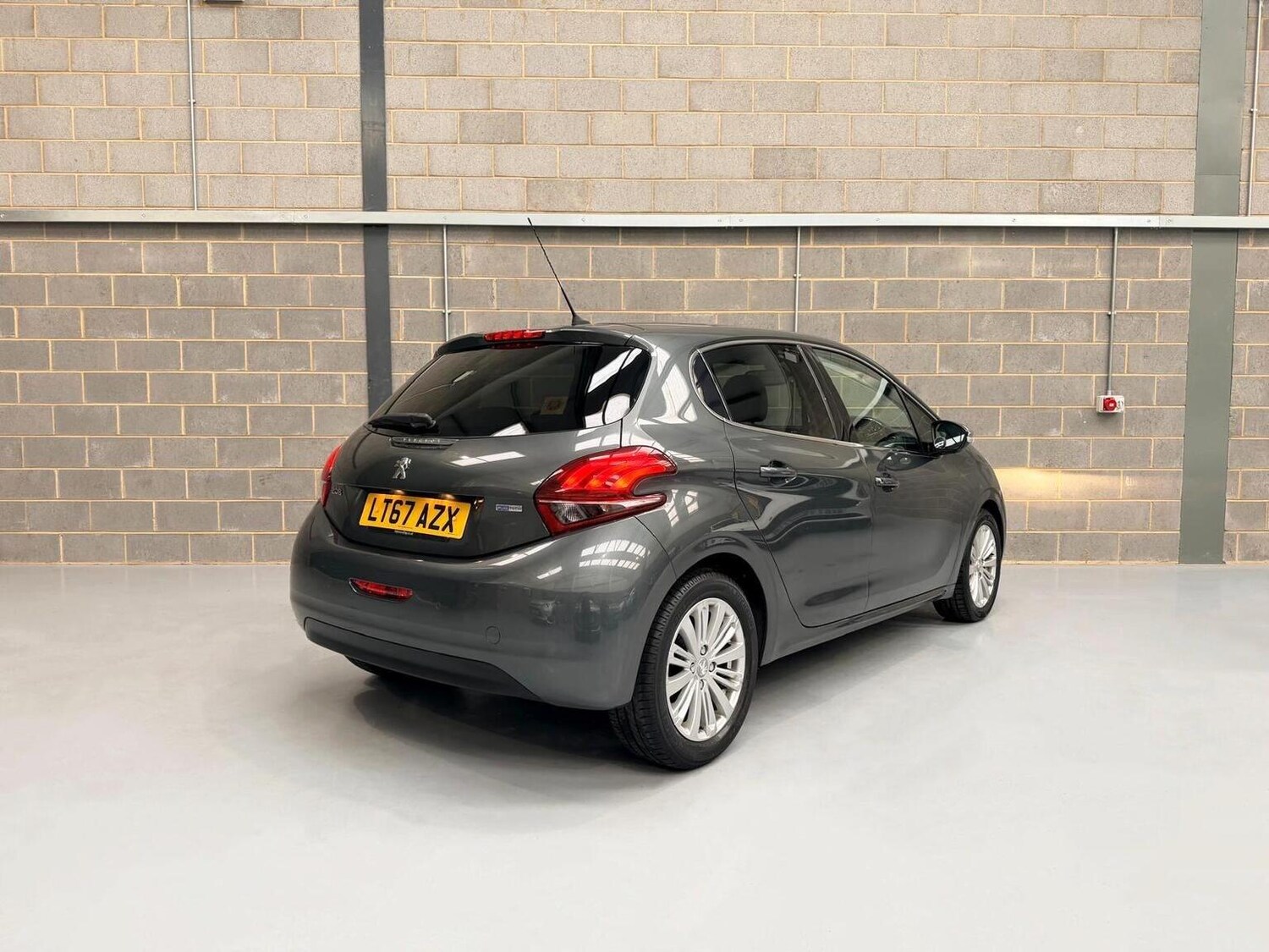 Used Peugeot 208 2017 for sale - 78197986: Photo 12