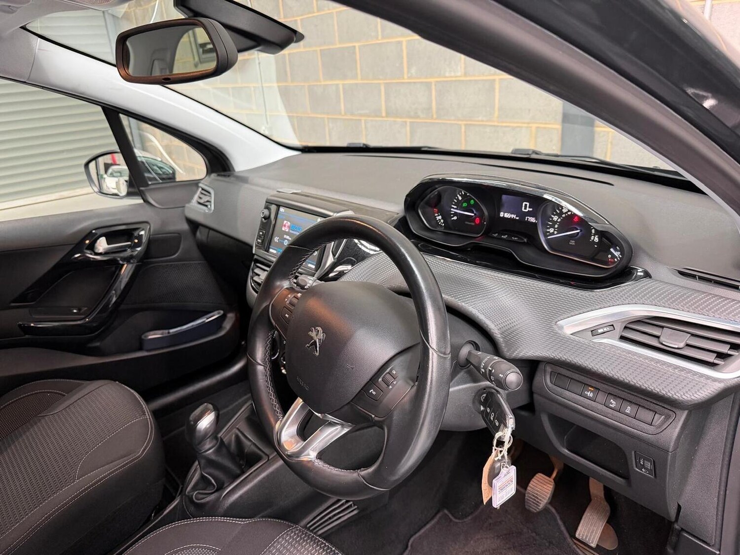 Used Peugeot 208 2017 for sale - 78197986: Photo 15