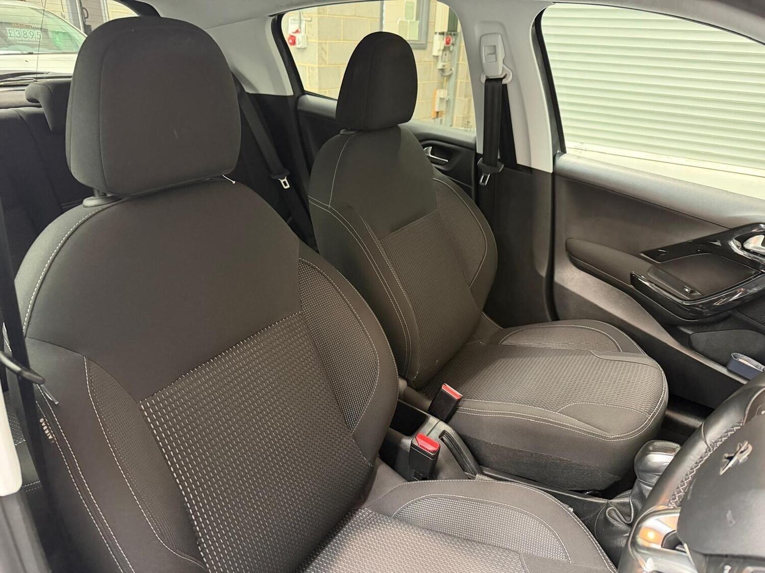 Used Peugeot 208 2017 for sale - 78197986: Photo 17