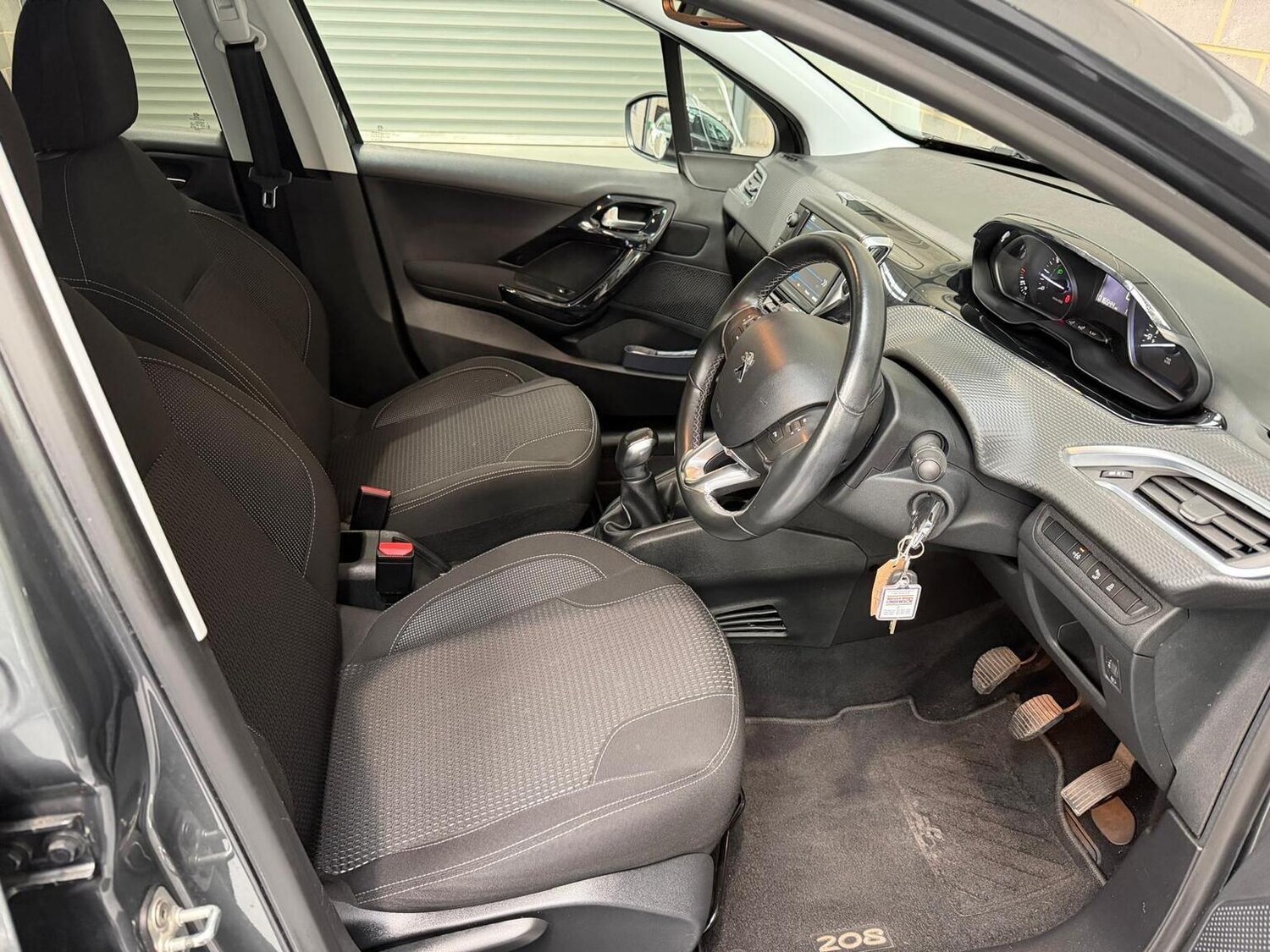 Used Peugeot 208 2017 for sale - 78197986: Photo 18