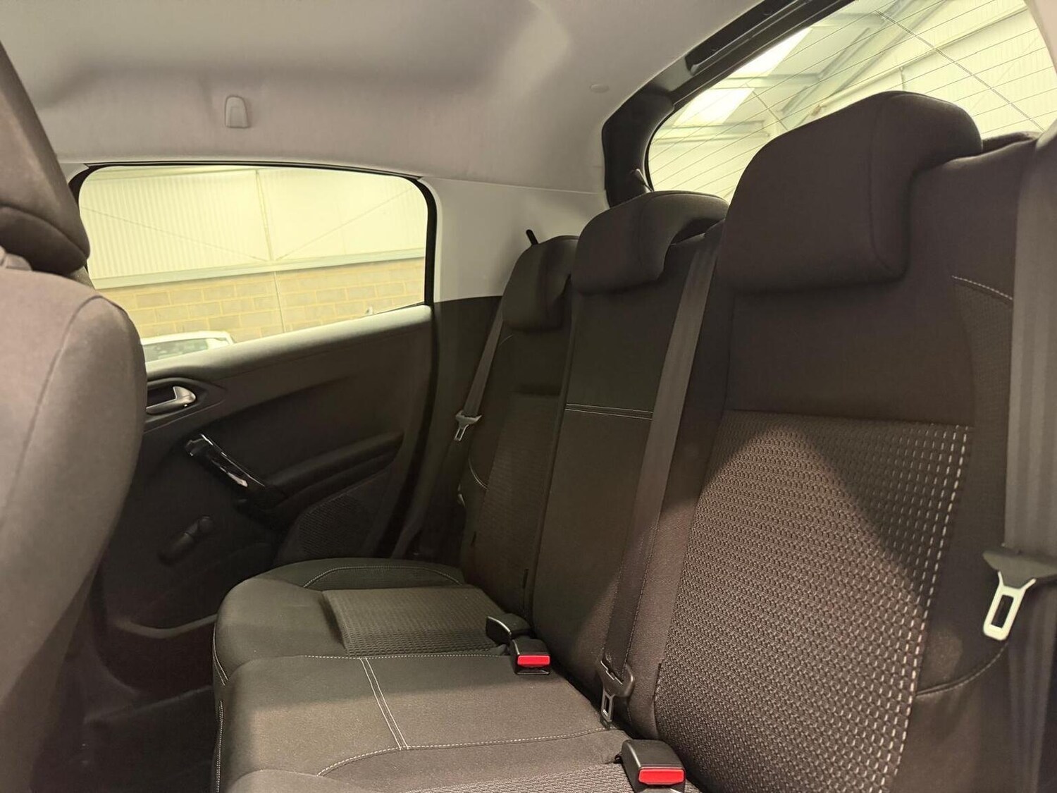 Used Peugeot 208 2017 for sale - 78197986: Photo 19