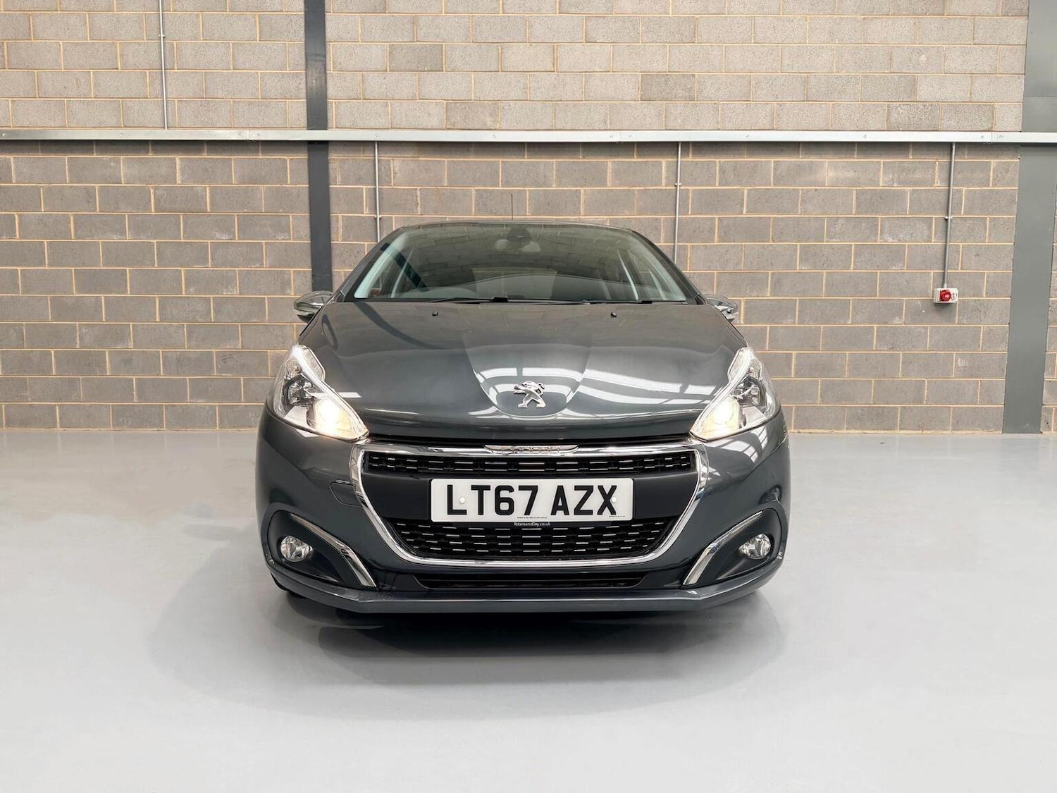 Used Peugeot 208 2017 for sale - 78197986: Photo 2