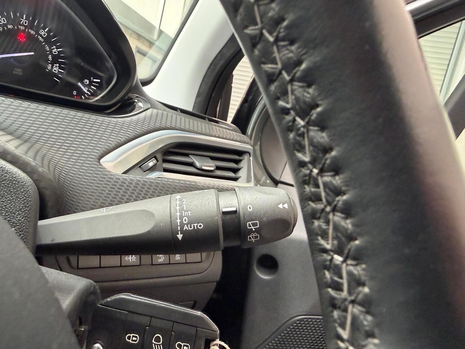 Used Peugeot 208 2017 for sale - 78197986: Photo 24