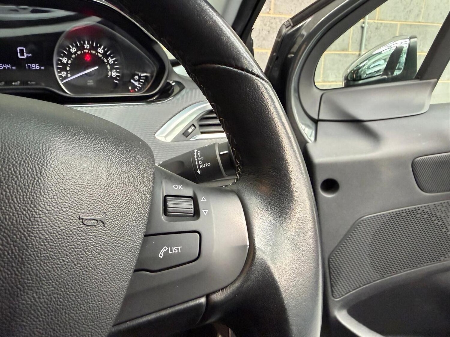 Used Peugeot 208 2017 for sale - 78197986: Photo 28