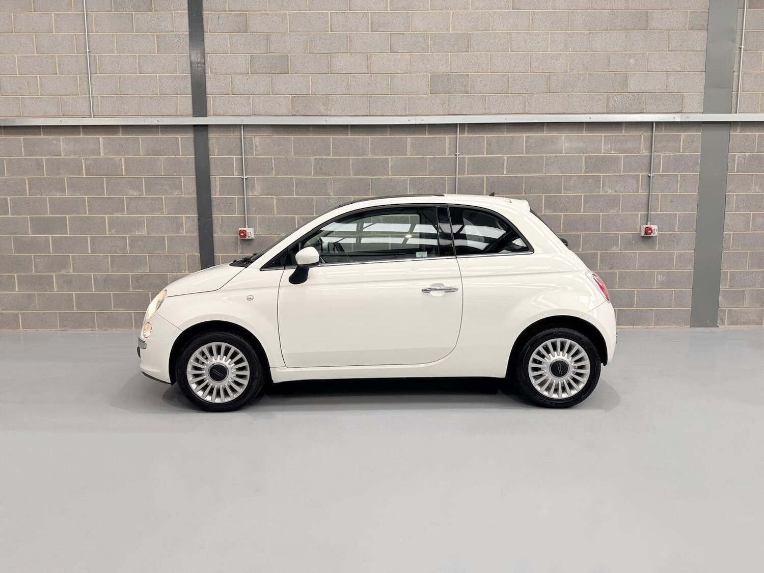 Used Fiat 500 2010 for sale - 77213490: Photo 6