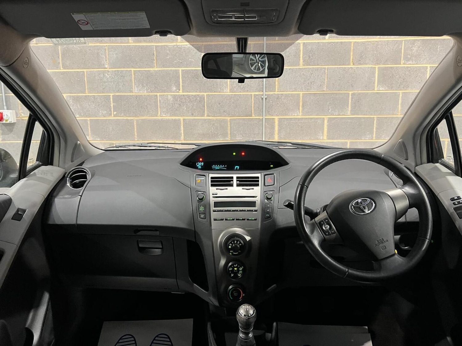 Used Toyota Yaris 2009 for sale - 76945397: Photo 10