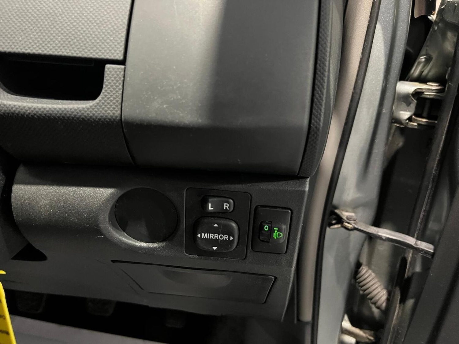 Used Toyota Yaris 2009 for sale - 76945397: Photo 19