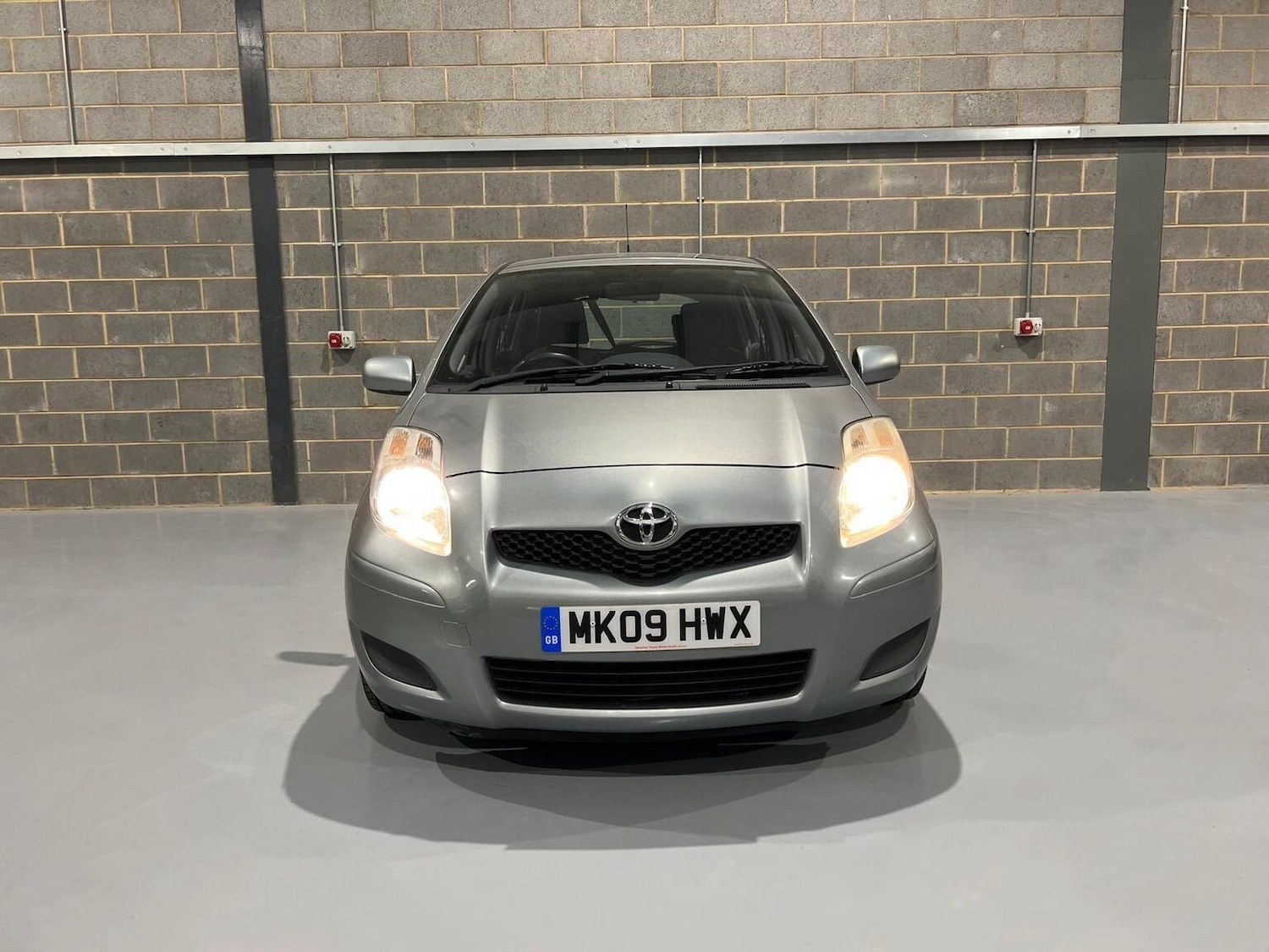 Used Toyota Yaris 2009 for sale - 76945397: Photo 2