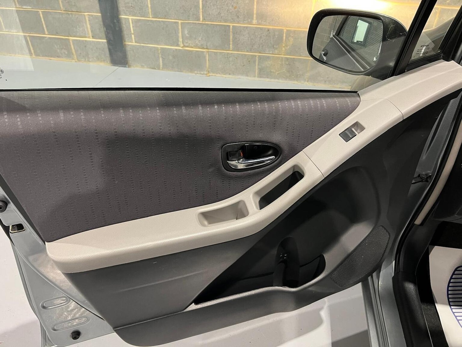 Used Toyota Yaris 2009 for sale - 76945397: Photo 21