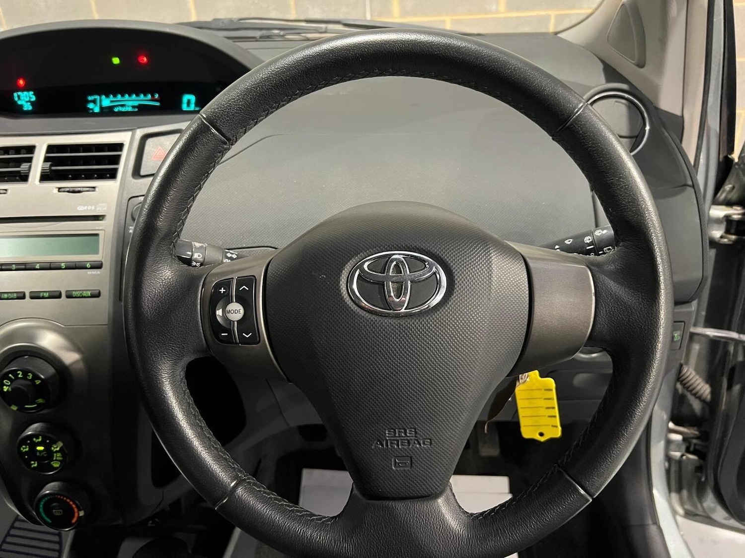 Used Toyota Yaris 2009 for sale - 76945397: Photo 32