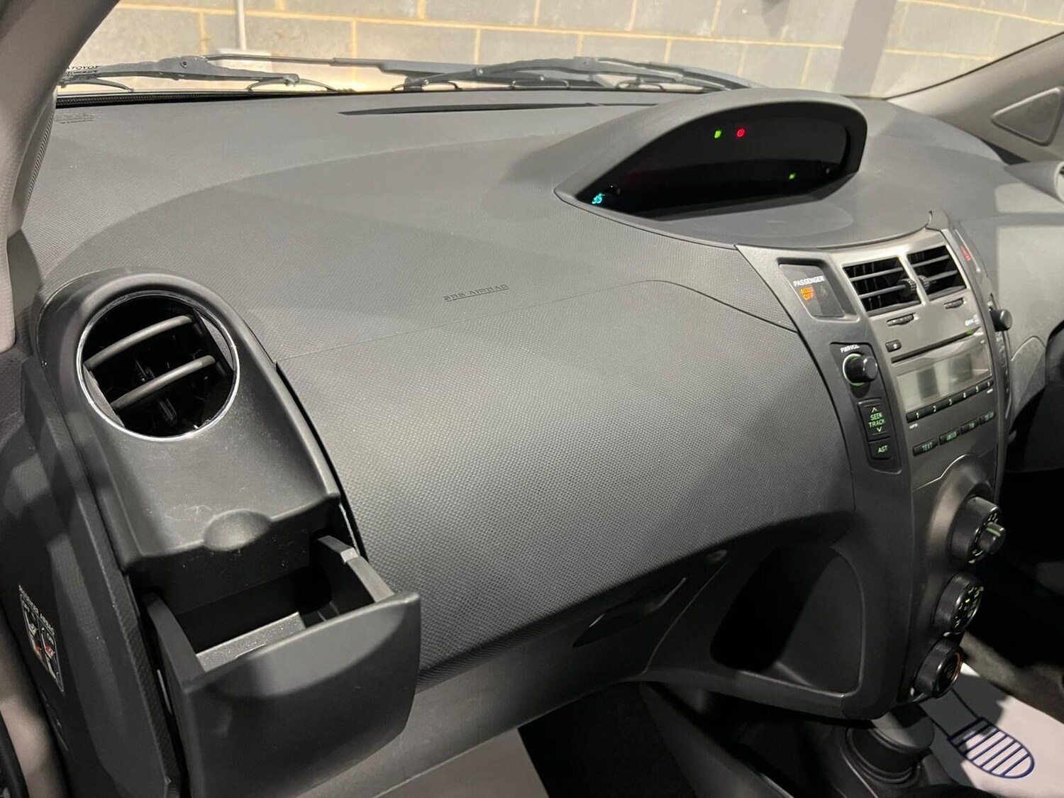 Used Toyota Yaris 2009 for sale - 76945397: Photo 44