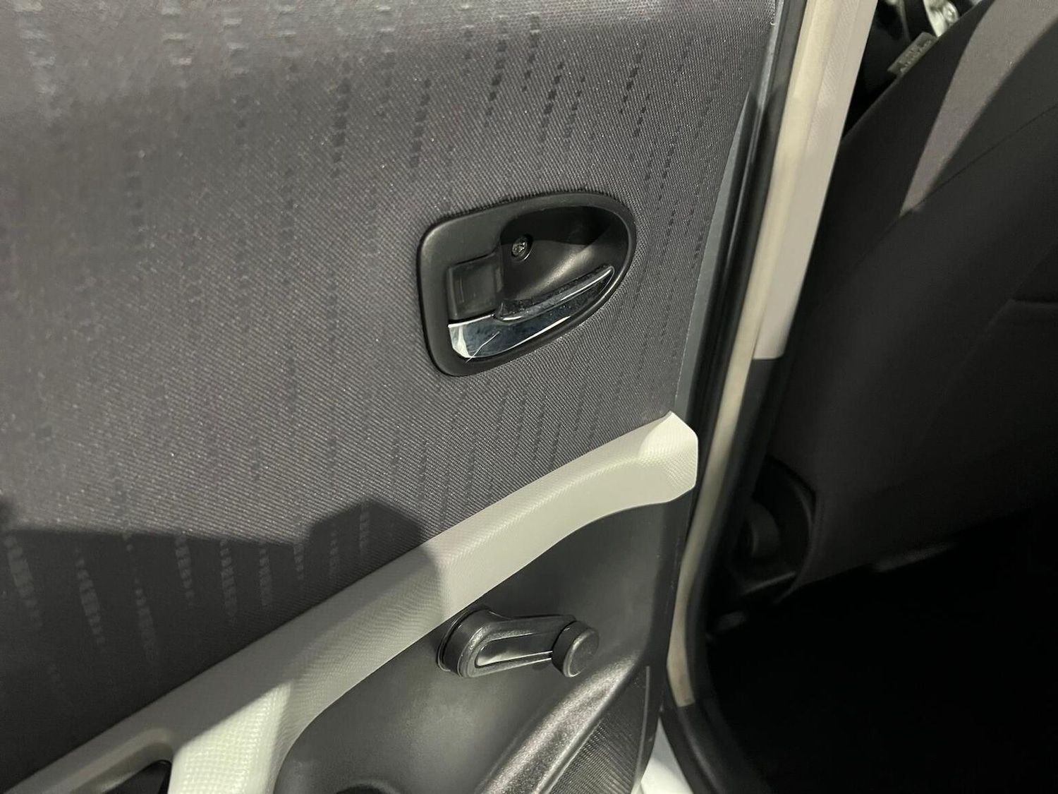 Used Toyota Yaris 2009 for sale - 76945397: Photo 47