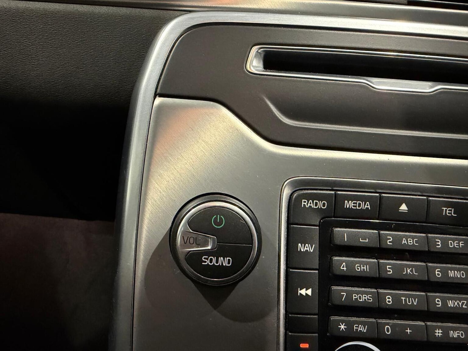 Used Volvo V70 2013 for sale - 77541681: Photo 23