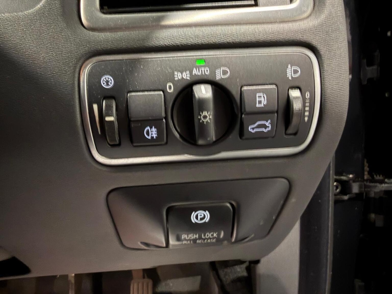 Used Volvo V70 2013 for sale - 77541681: Photo 28