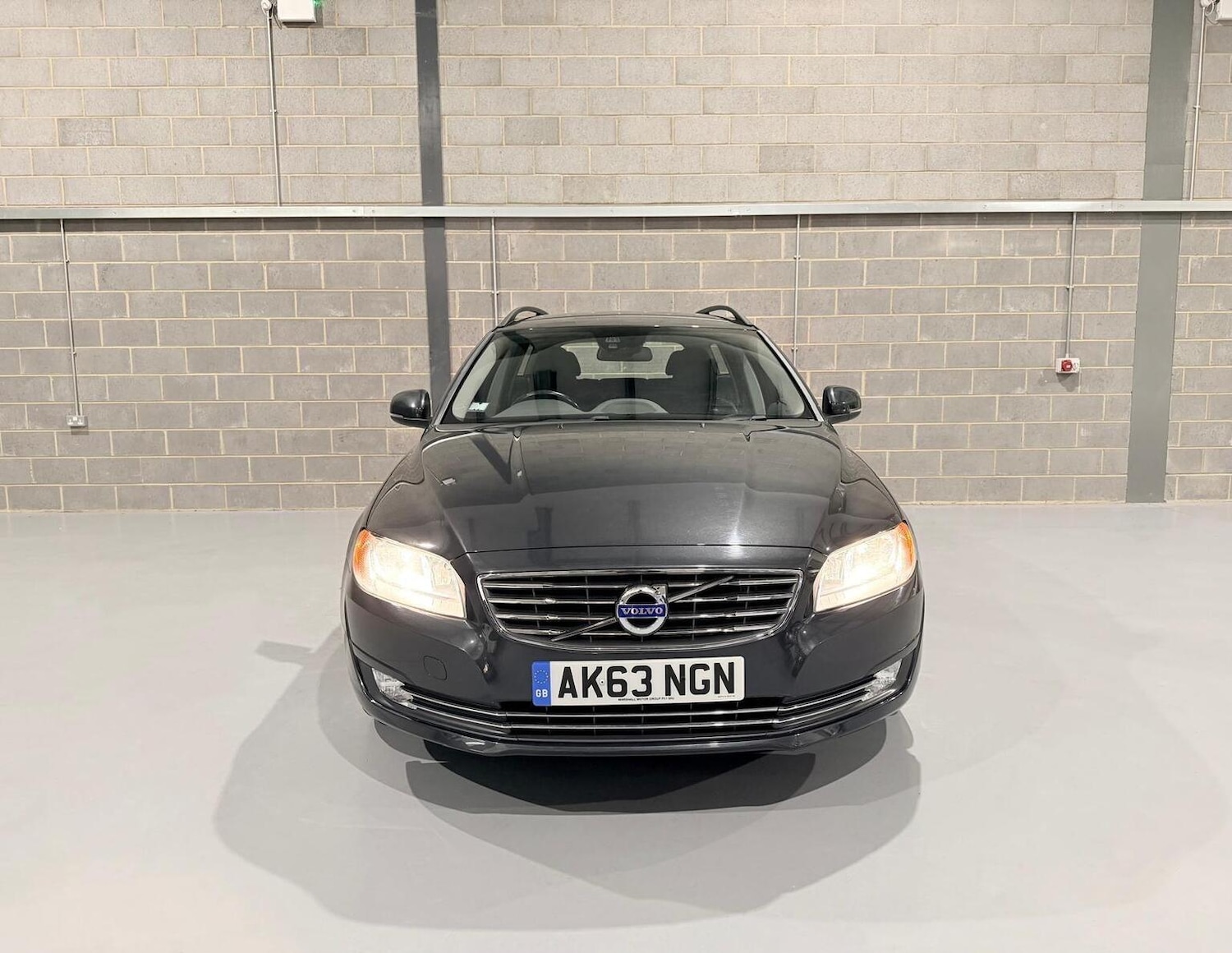 Used Volvo V70 2013 for sale - 77541681: Photo 3