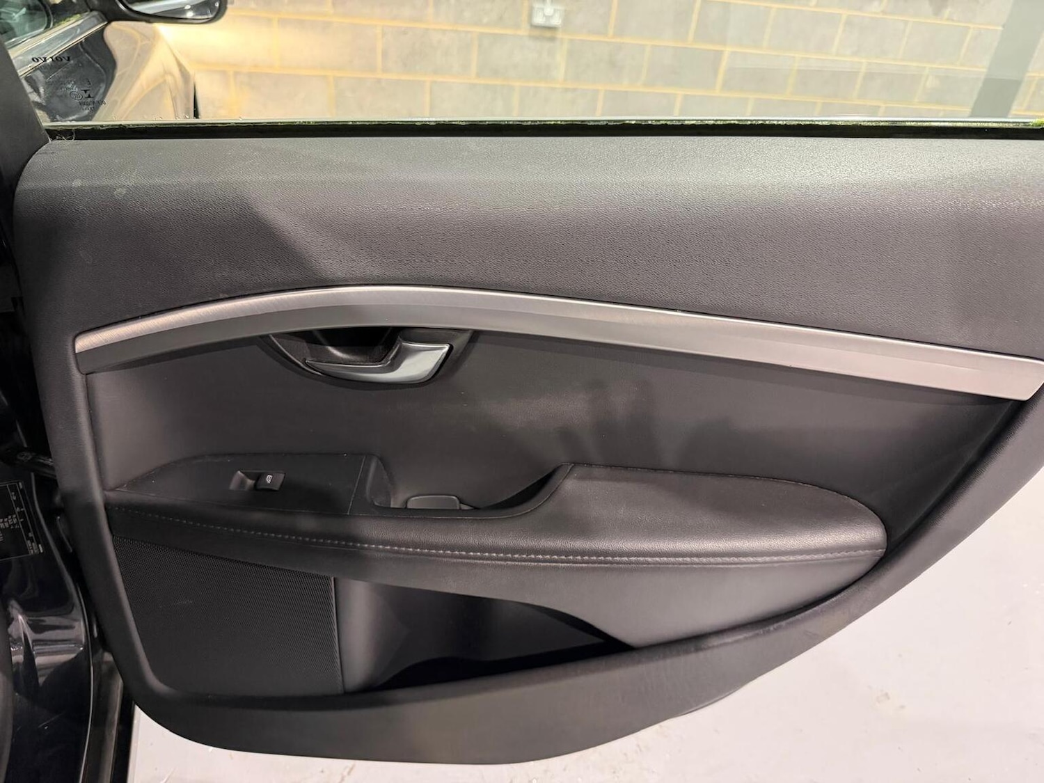 Used Volvo V70 2013 for sale - 77541681: Photo 34