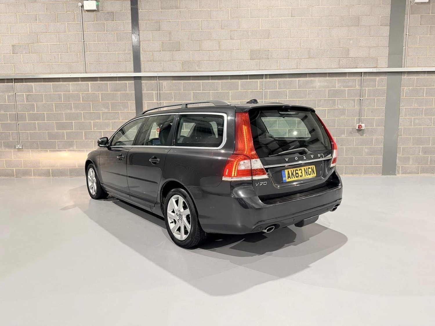 Used Volvo V70 2013 for sale - 77541681: Photo 4