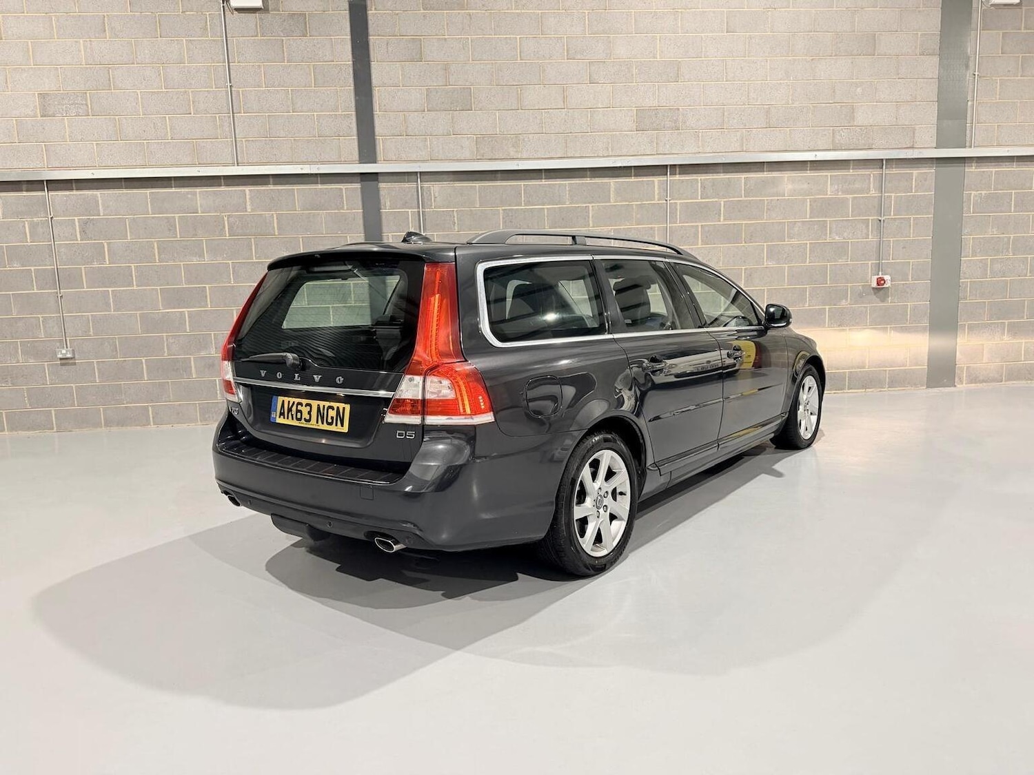 Used Volvo V70 2013 for sale - 77541681: Photo 9