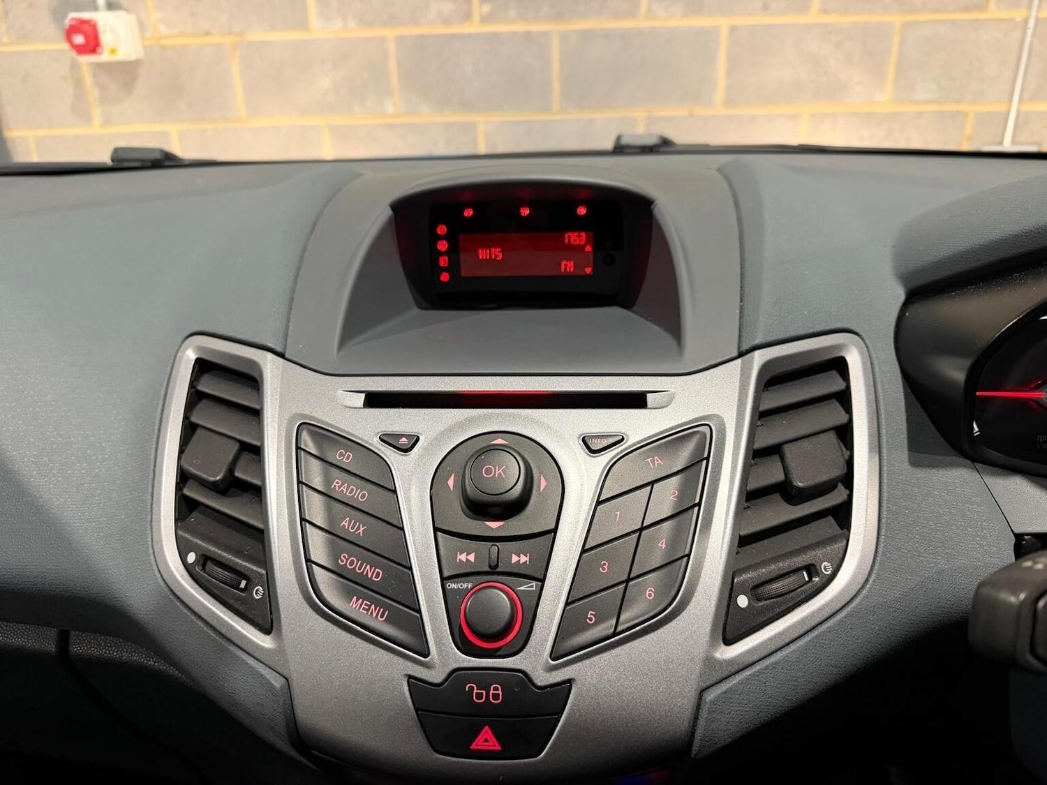 Used Ford Fiesta 2009 for sale - 77474824: Photo 37