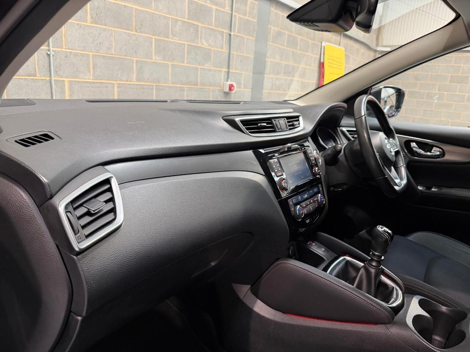 Used Nissan Qashqai 2017 for sale - 77400061: Photo 15