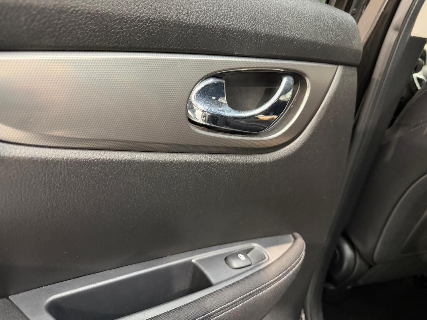 Used Nissan Qashqai 2017 for sale - 77400061: Photo 32