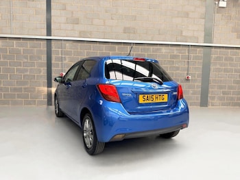 Used Toyota Yaris 2015 for sale - 79519587: Photo