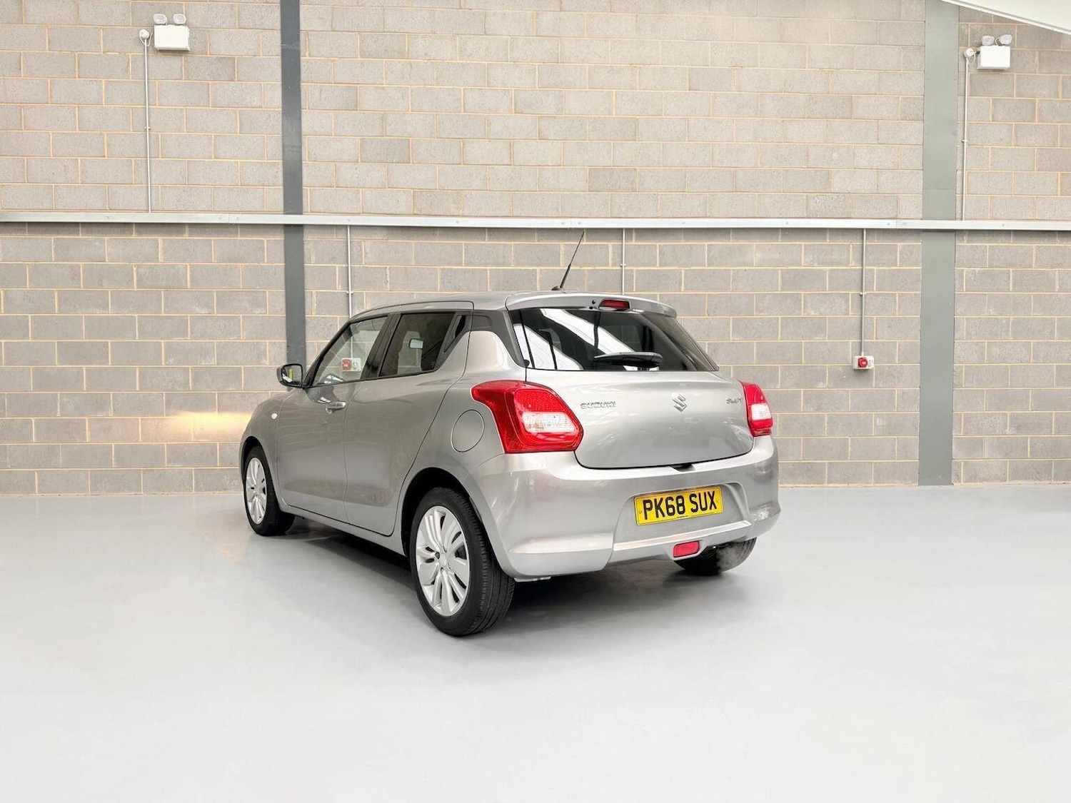 Used Suzuki Swift 2018 for sale - 78197949: Photo 4