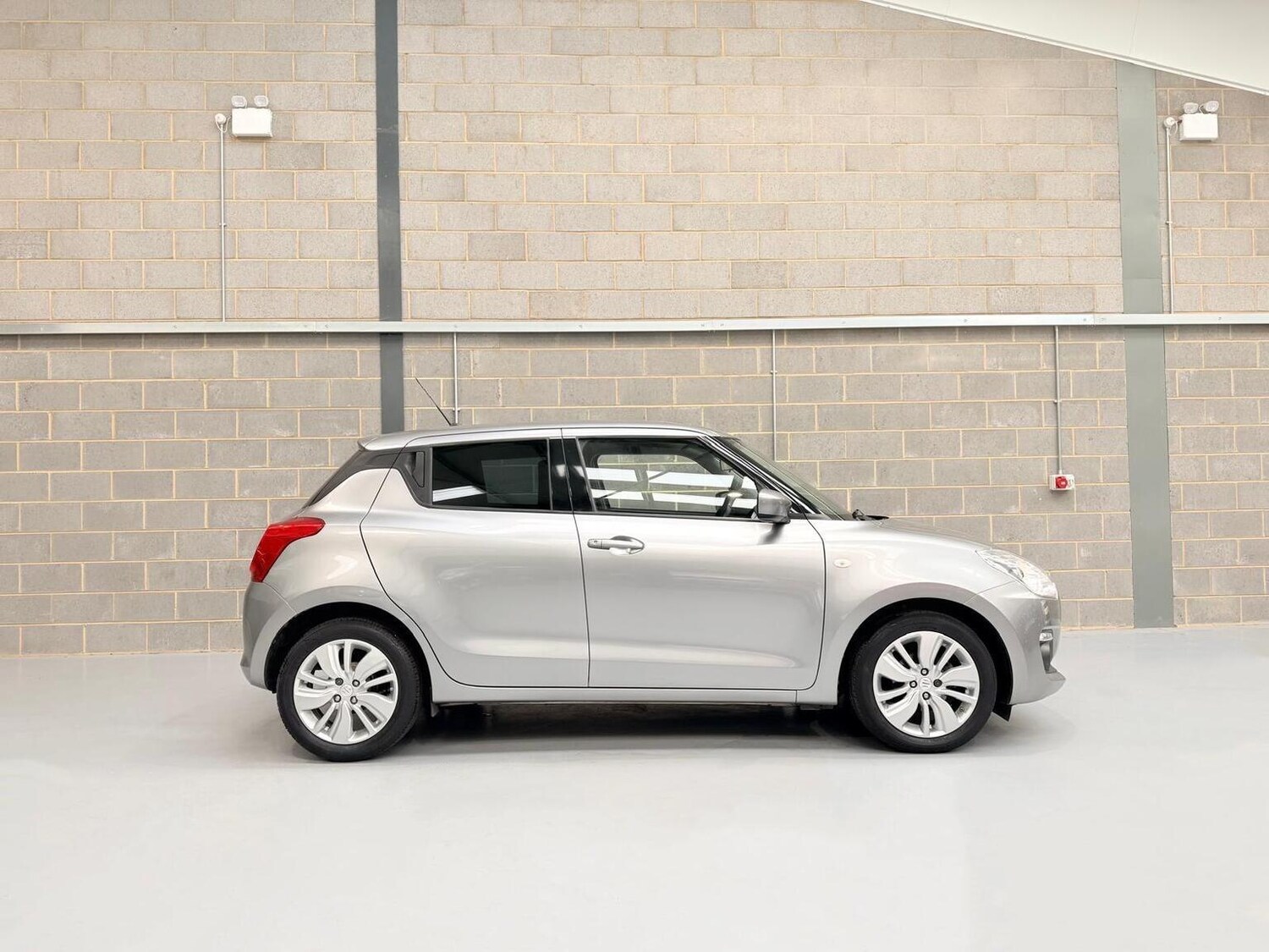 Used Suzuki Swift 2018 for sale - 78197949: Photo 8