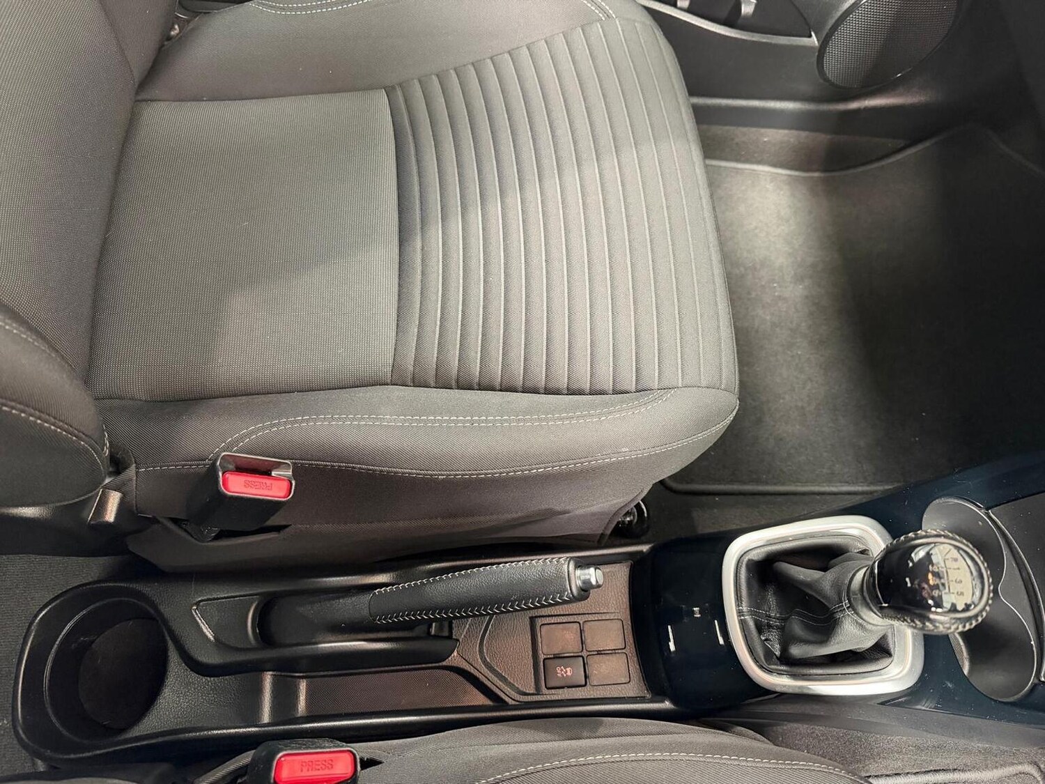 Used Toyota Yaris 2016 for sale - 78197956: Photo 12