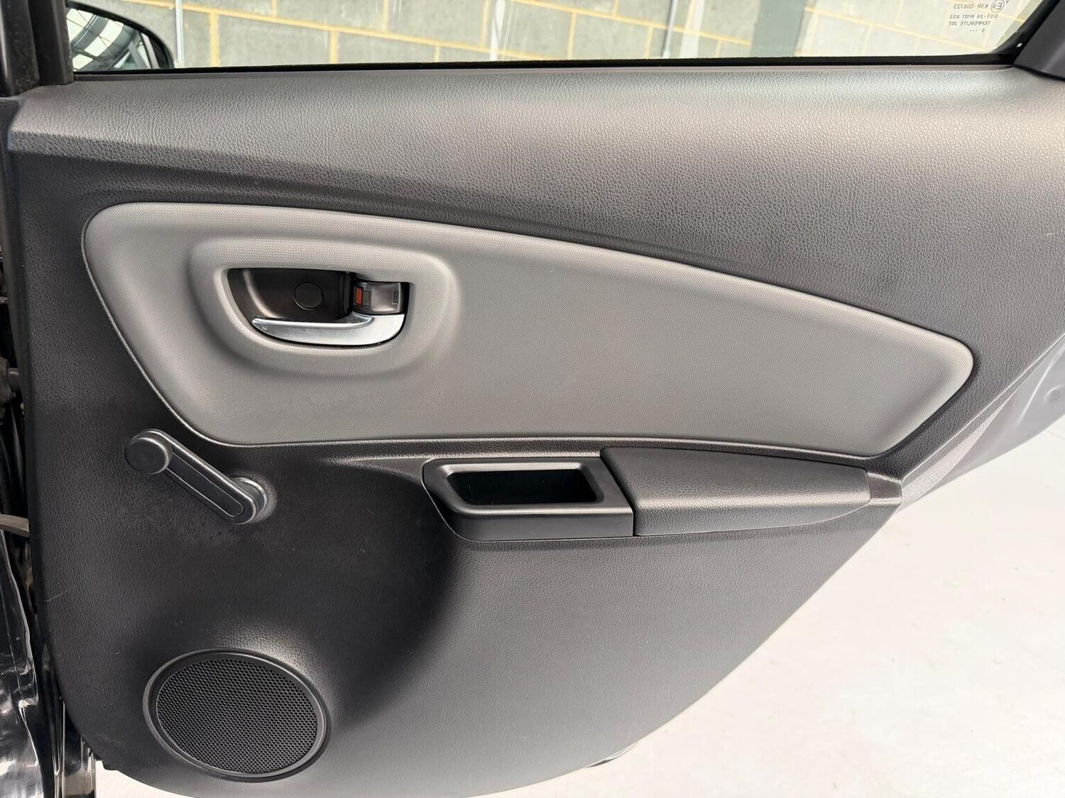 Used Toyota Yaris 2016 for sale - 78197956: Photo 31