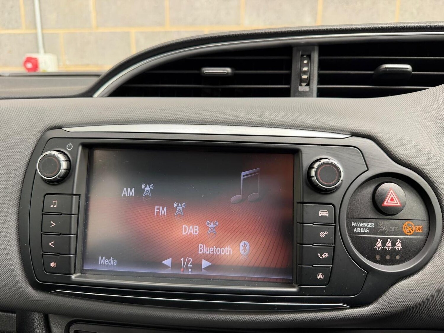 Used Toyota Yaris 2016 for sale - 78197956: Photo 35