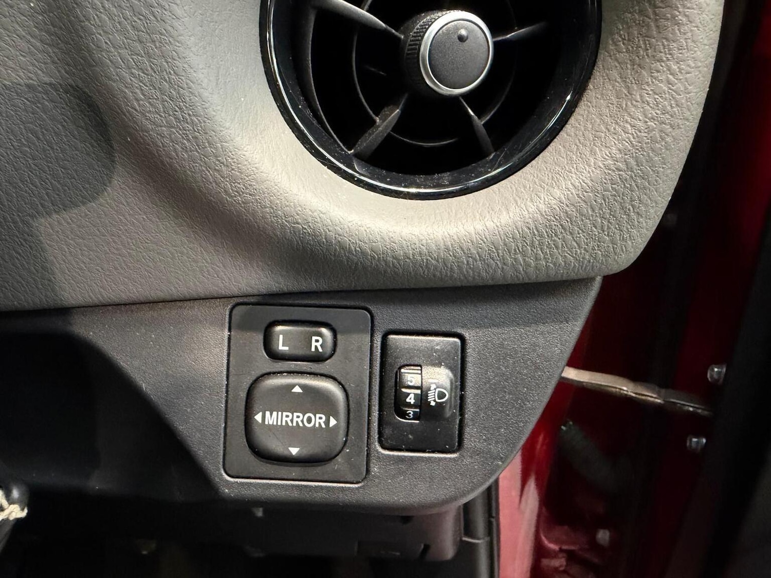 Used Toyota Yaris 2019 for sale - 77189284: Photo 23