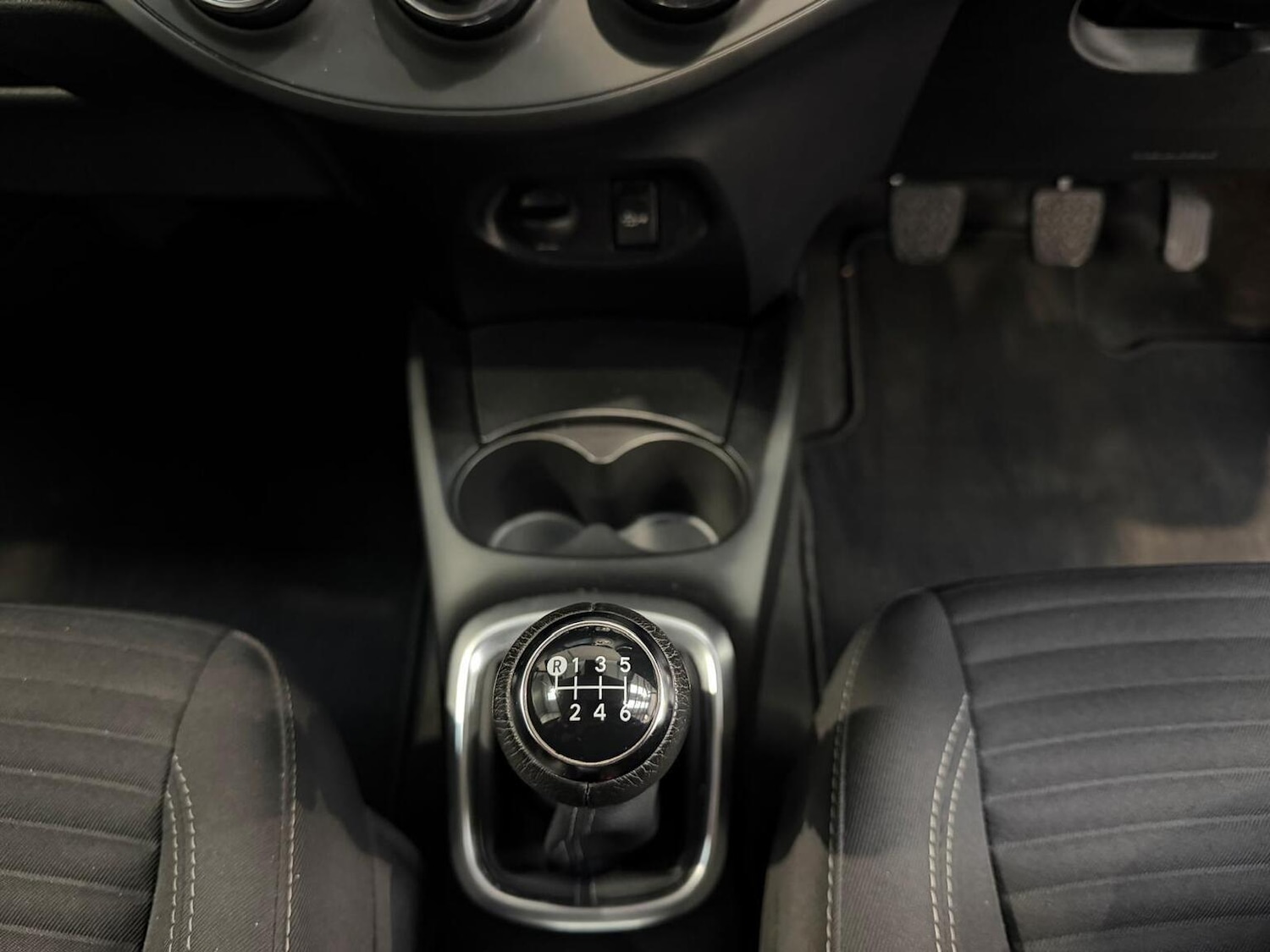 Used Toyota Yaris 2019 for sale - 77189284: Photo 59