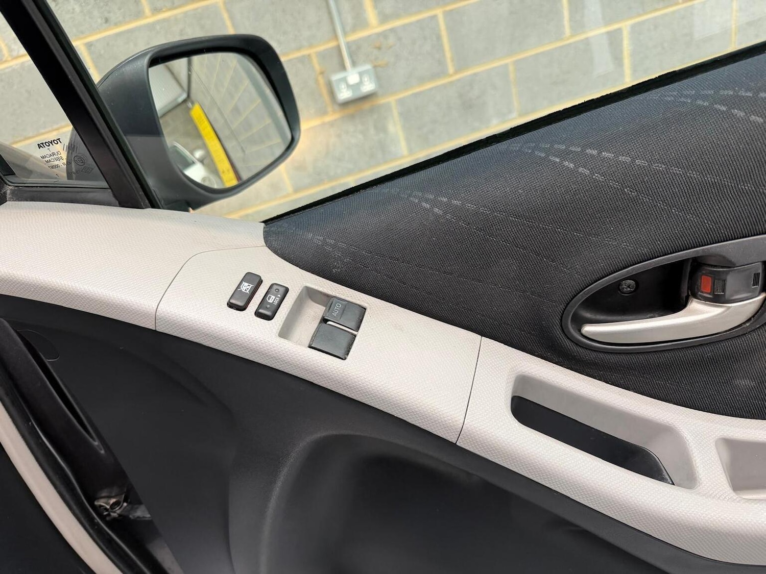 Used Toyota Yaris 2008 for sale - 77638621: Photo 48