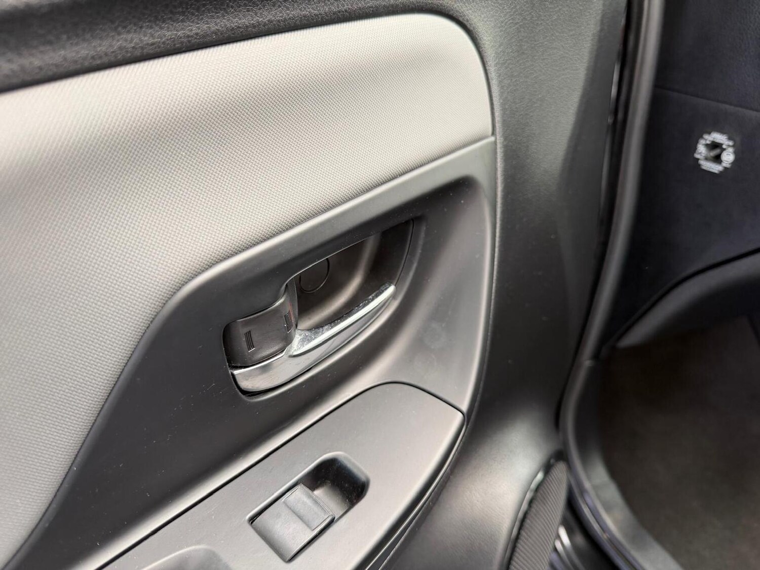 Used Toyota Yaris 2016 for sale - 78121574: Photo 27