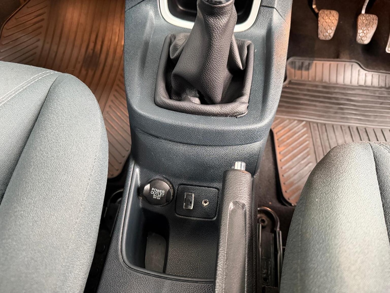 Used Ford Fiesta 2010 for sale - 77687684: Photo 11