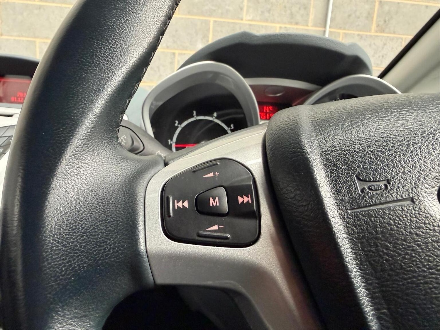 Used Ford Fiesta 2010 for sale - 77687684: Photo 24