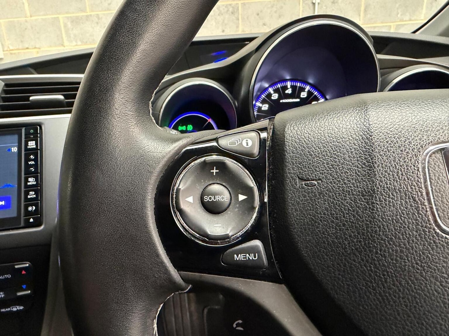 Used Honda Civic 2015 for sale - 77162240: Photo 22