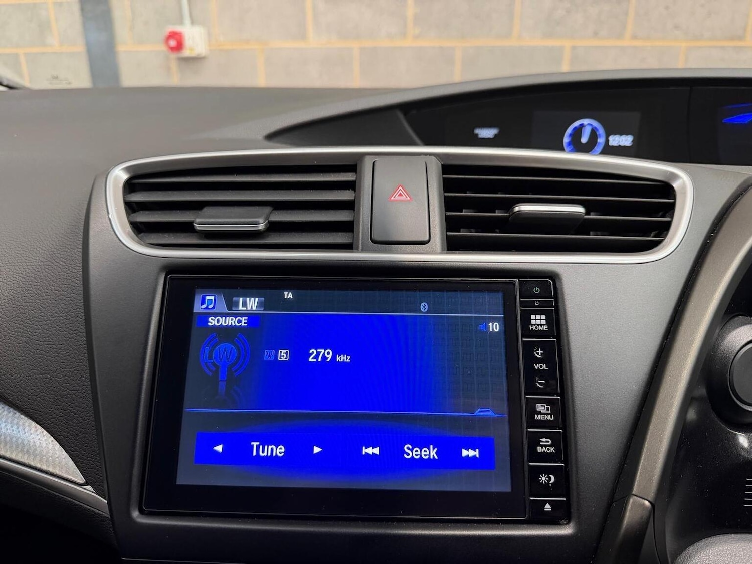 Used Honda Civic 2015 for sale - 77162240: Photo 32