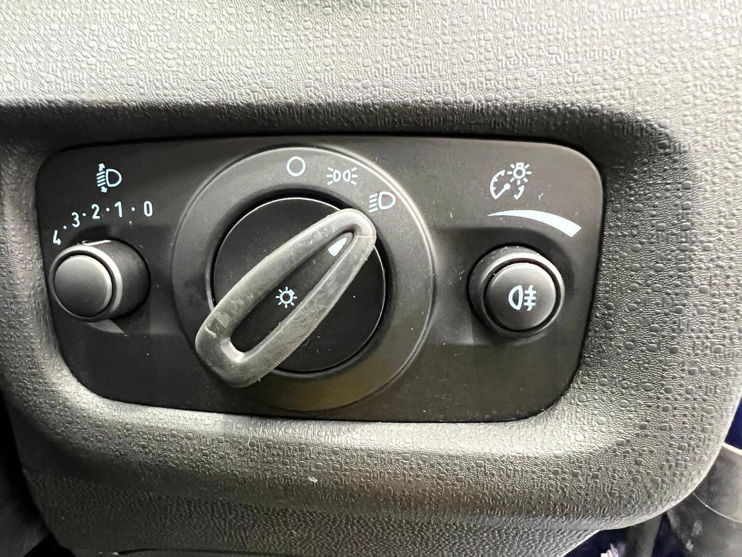 Used Ford Fiesta 2015 for sale - 76945393: Photo 15