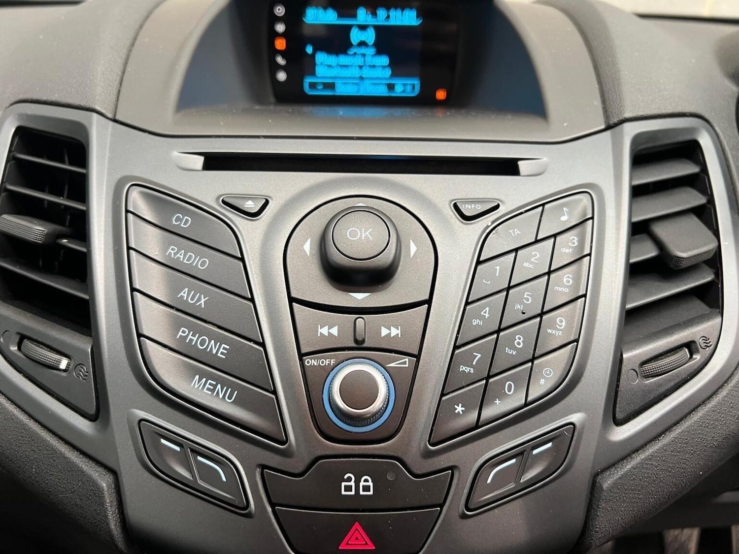 Used Ford Fiesta 2015 for sale - 76945393: Photo 28