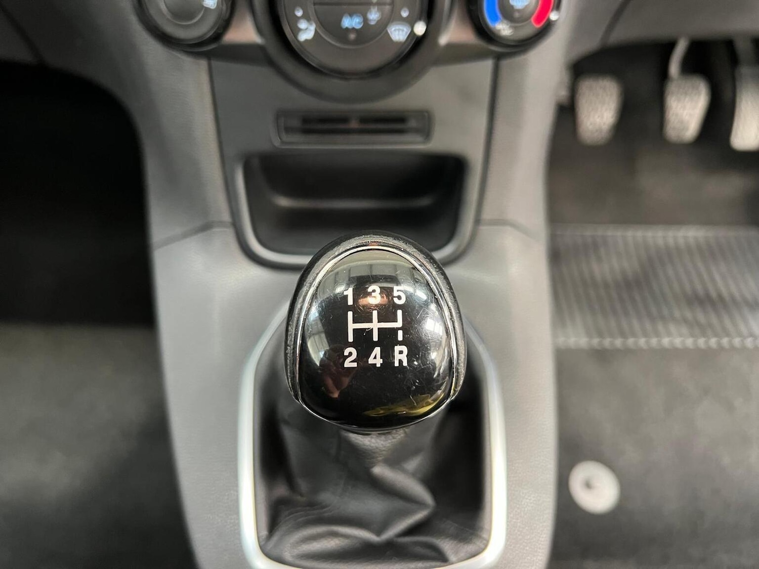 Used Ford Fiesta 2015 for sale - 76945393: Photo 9