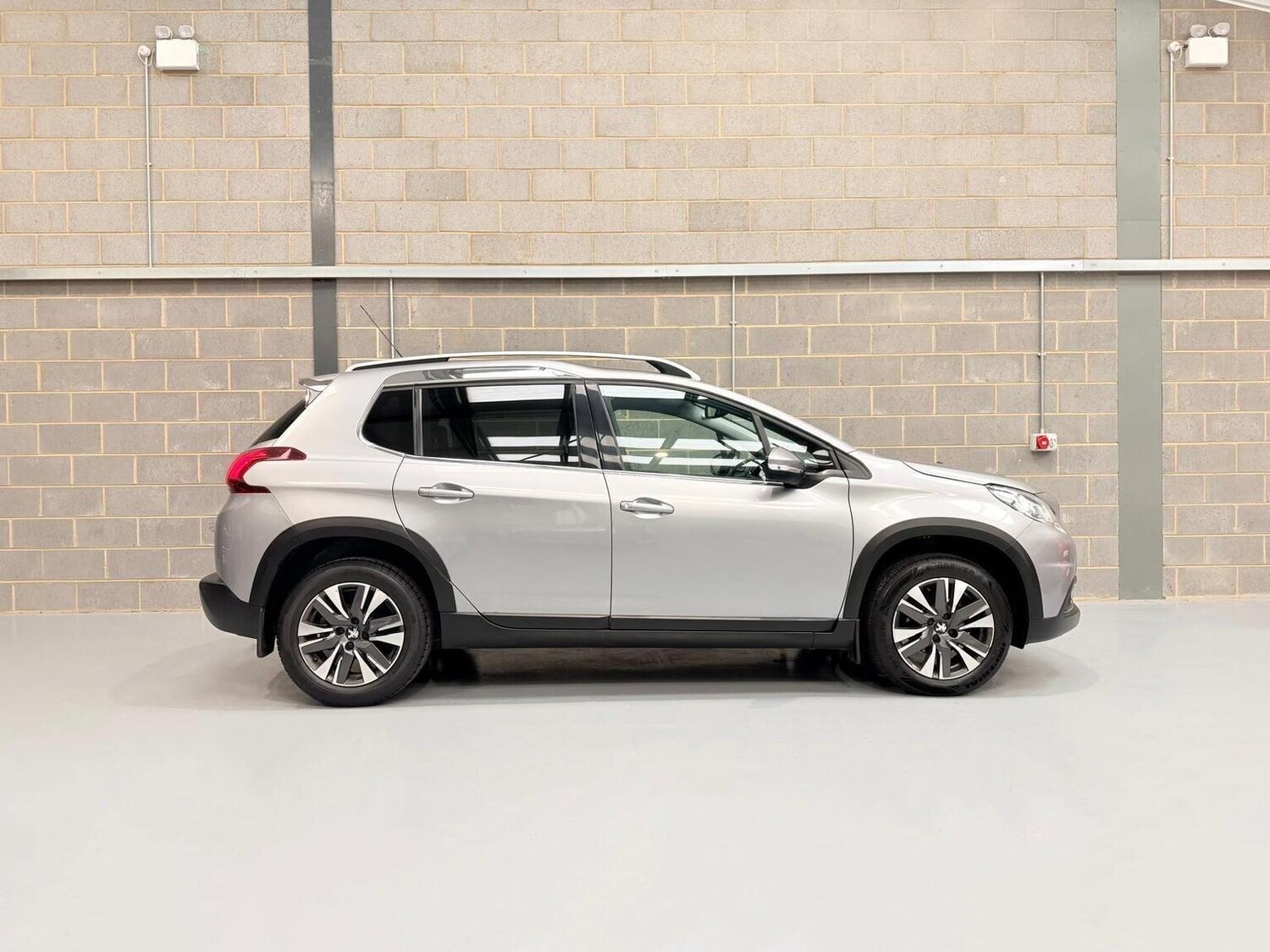 Used Peugeot 2008 2018 for sale - 77789328: Photo 8