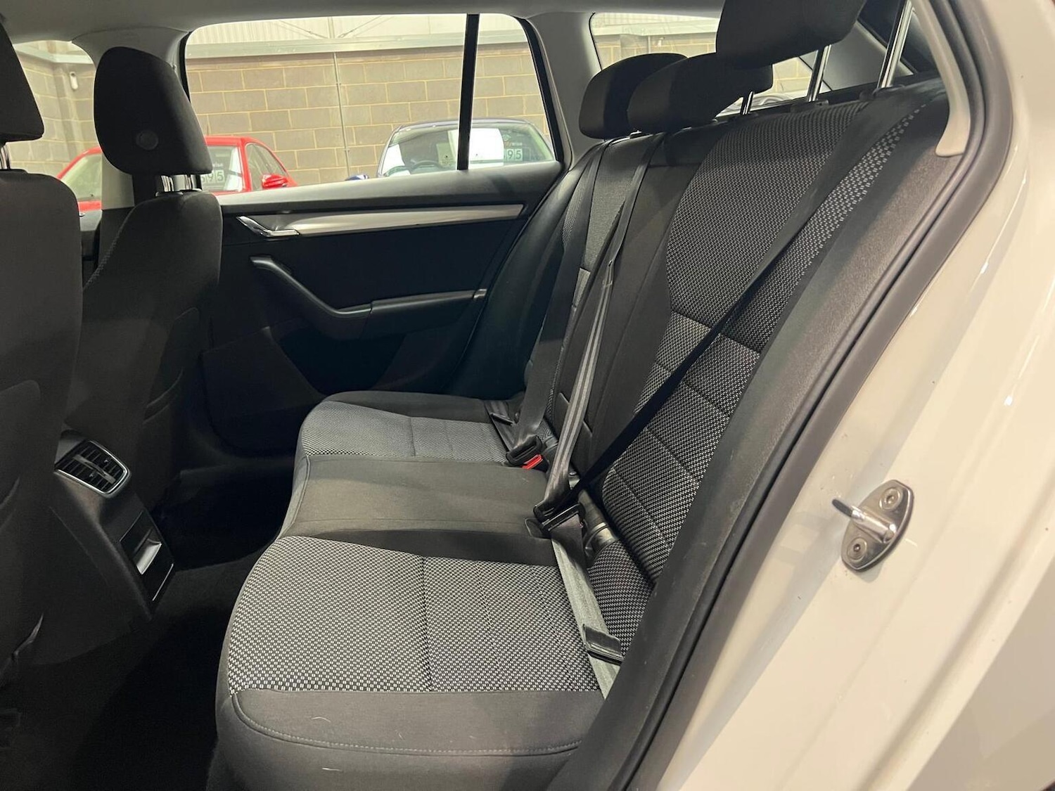 Used Skoda Octavia 2014 for sale - 76945398: Photo 18