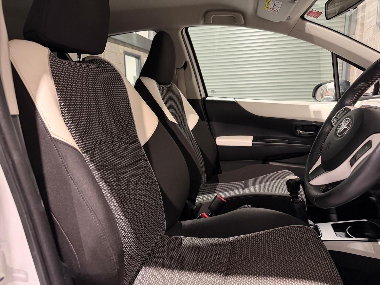 Used Toyota Yaris 2013 for sale - 77453248: Photo 15