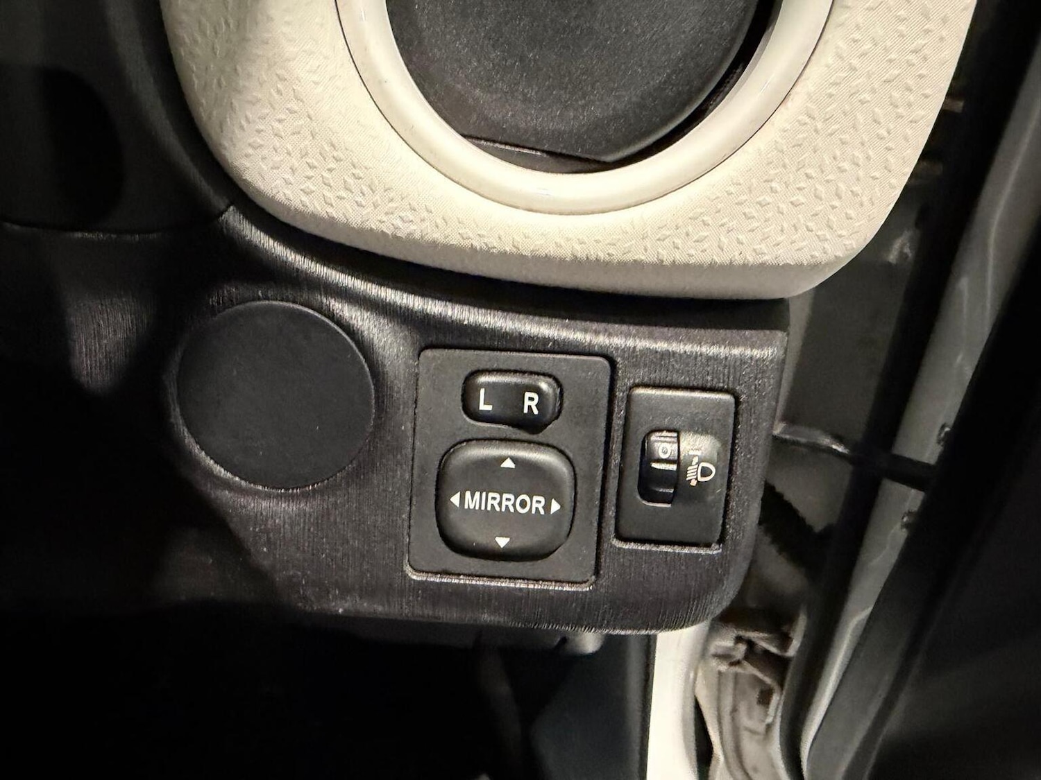 Used Toyota Yaris 2013 for sale - 77453248: Photo 19