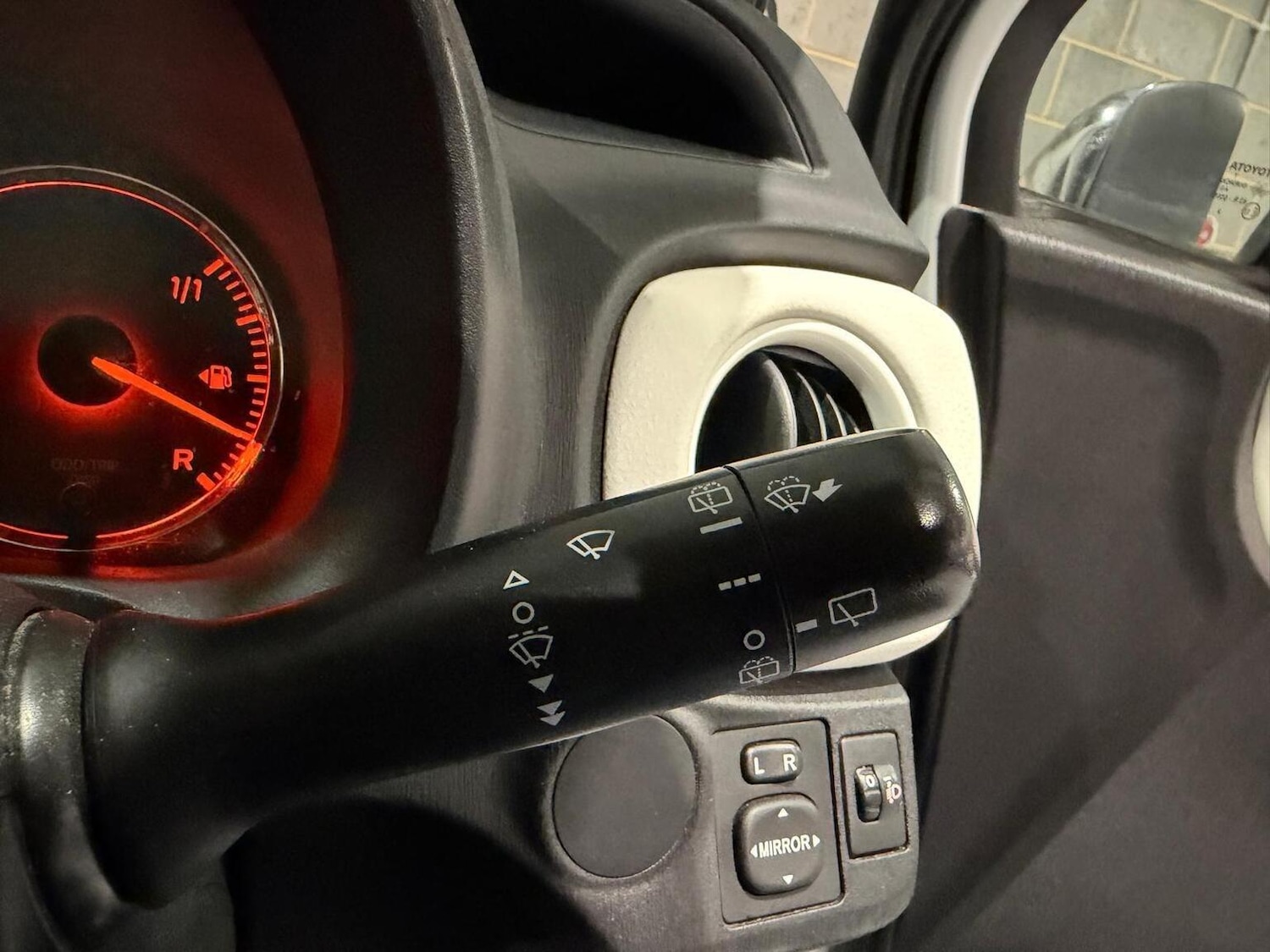 Used Toyota Yaris 2013 for sale - 77453248: Photo 23