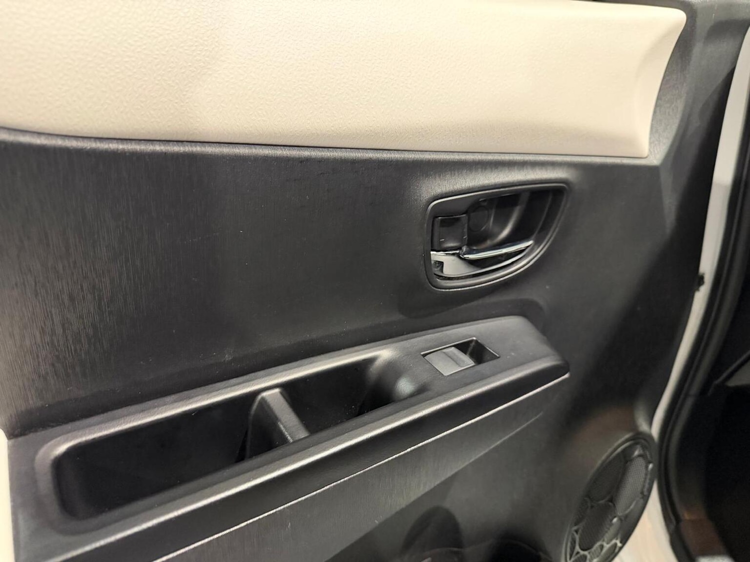 Used Toyota Yaris 2013 for sale - 77453248: Photo 27