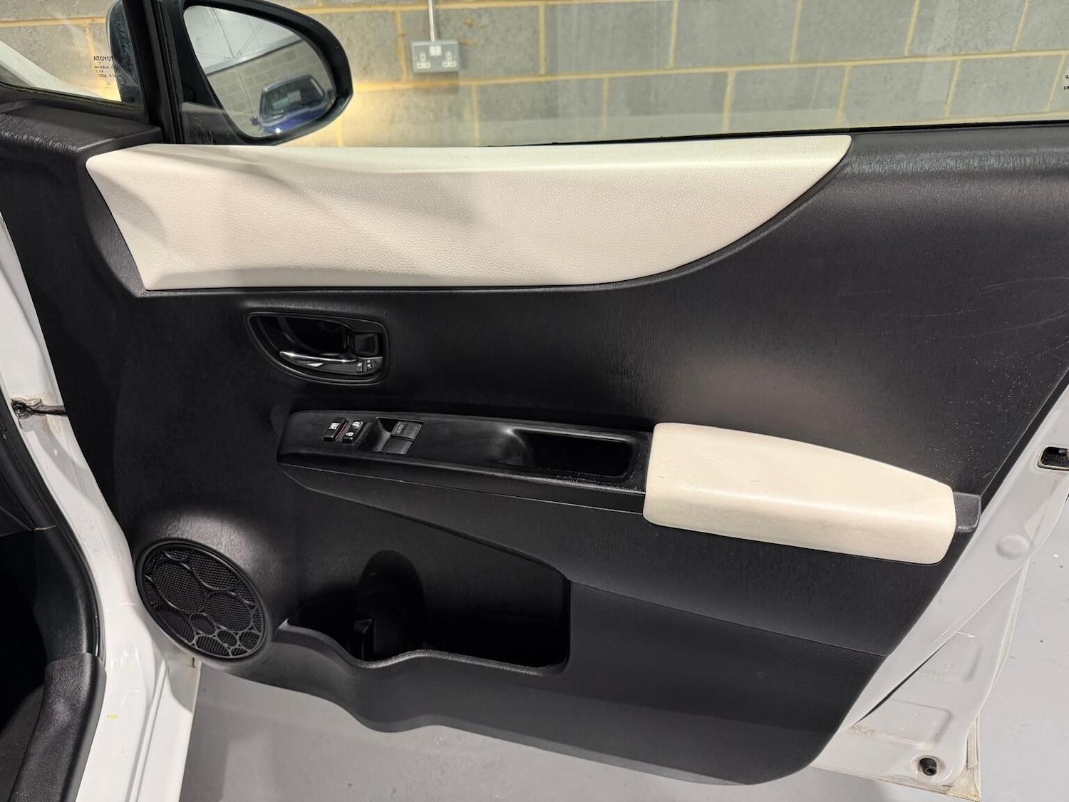 Used Toyota Yaris 2013 for sale - 77453248: Photo 28