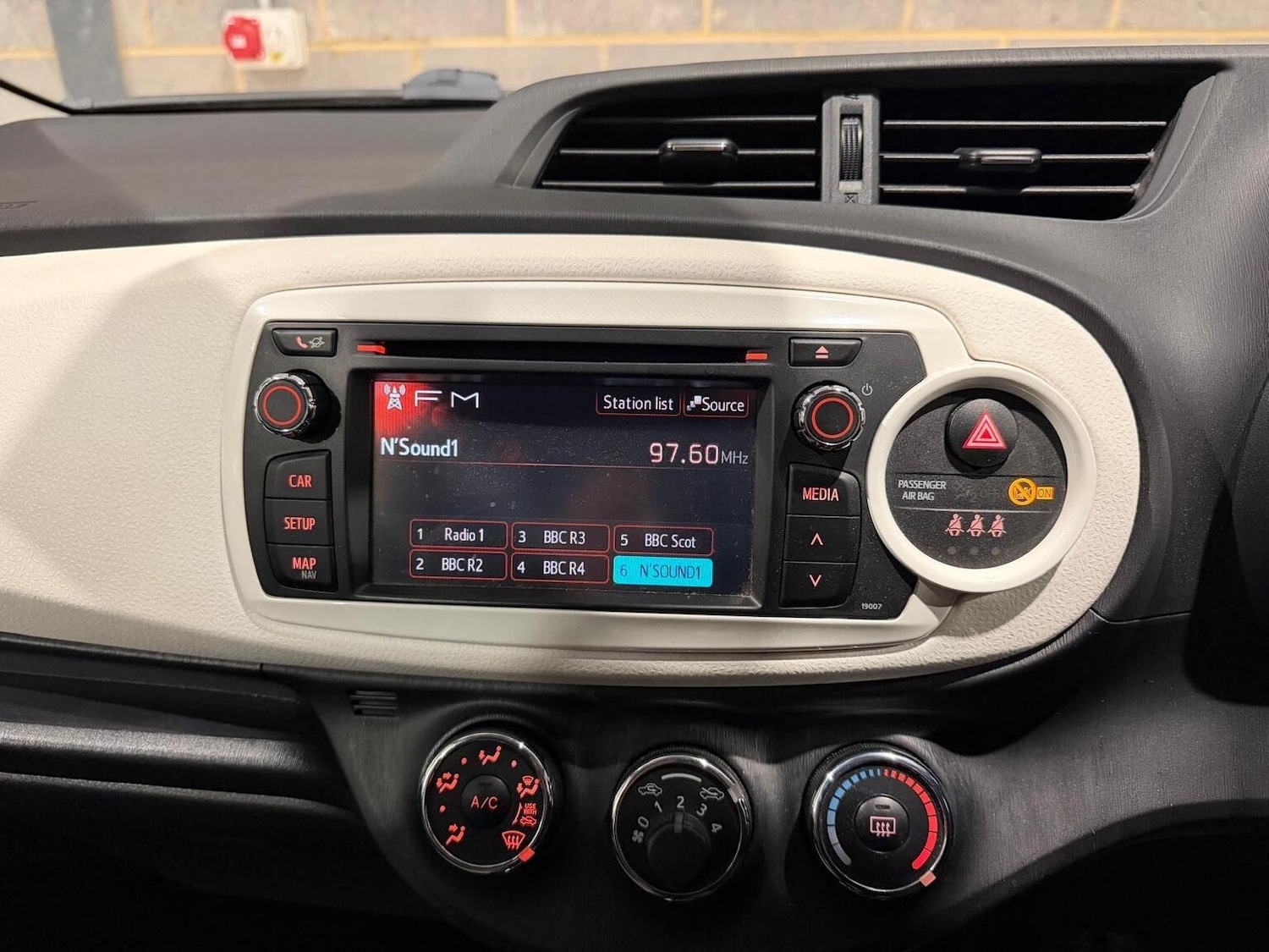 Used Toyota Yaris 2013 for sale - 77453248: Photo 32